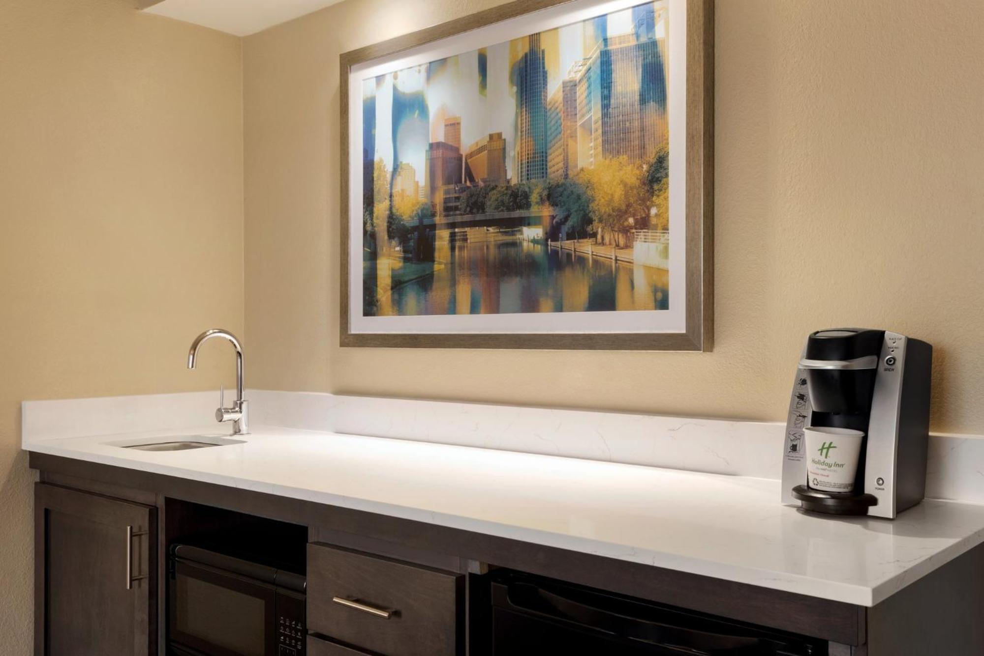 & By Ihg 2* Council Bluffs