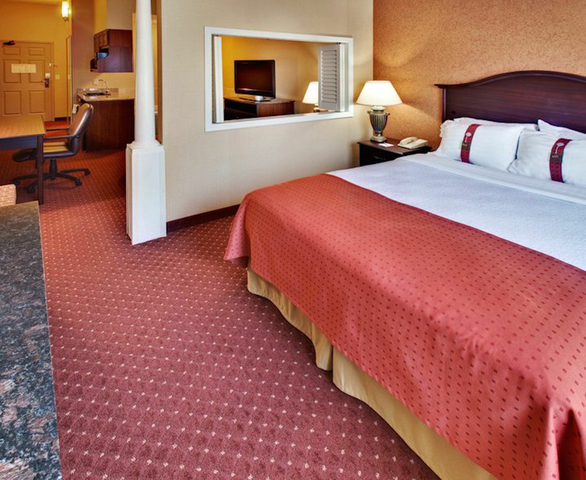 & By Ihg Council Bluffs